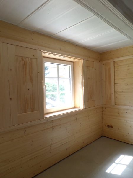 Blockwand mit Ritscheln Blockwand mit Ritscheln